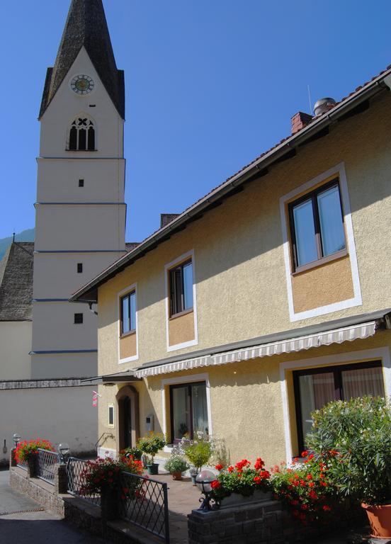 Fruehstueckspension Kirchenwirt Obervellach Kültér fotó
